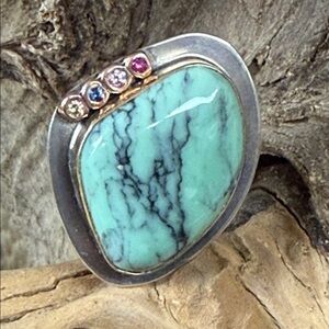 Jes MaHarry “Southern Winds Ring”
New in box.